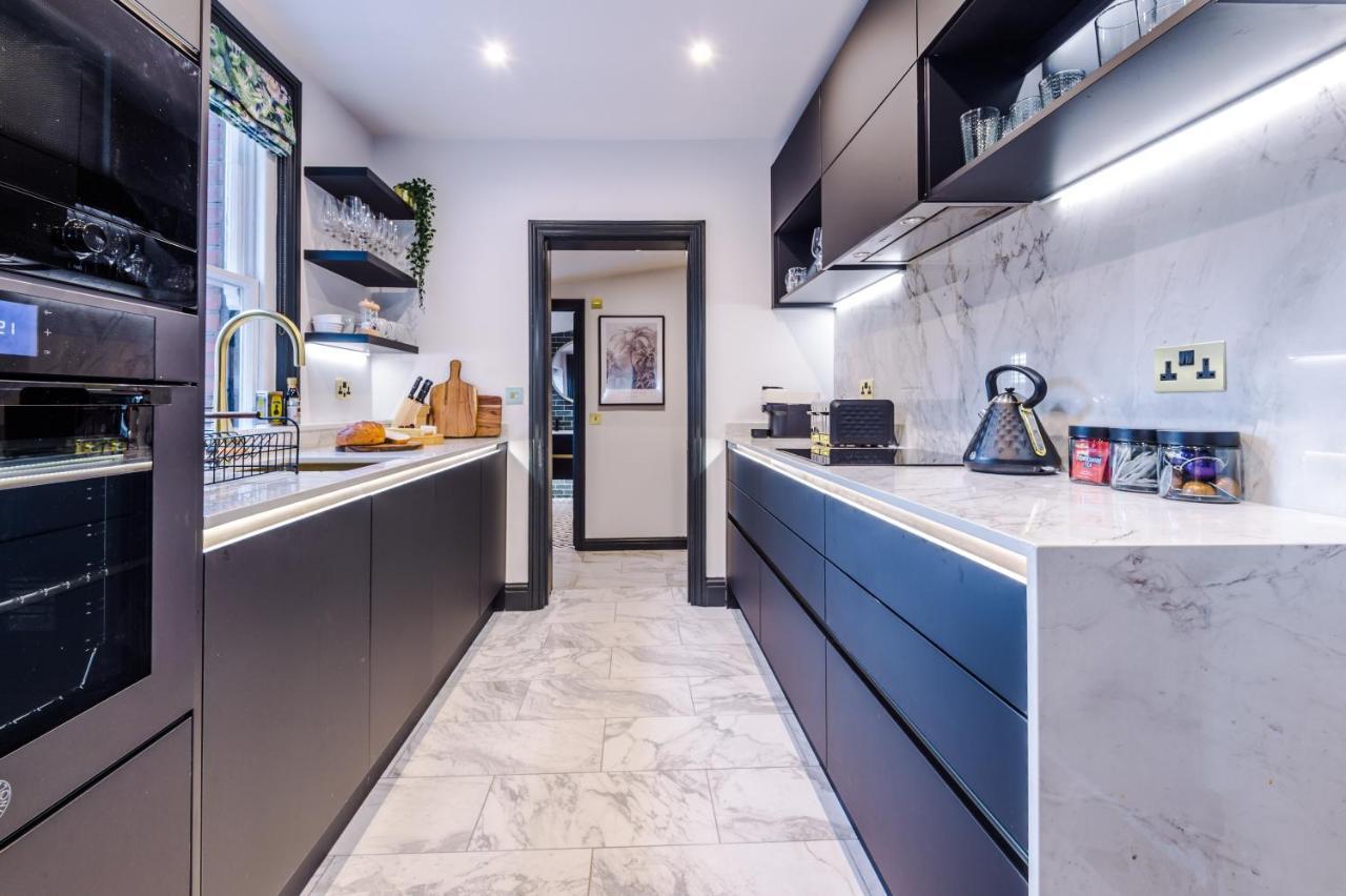 Casa vacanze Exquisite In By Casa By Grace, Near Legoland, Perfect For Large Groups, Pet Friendly, Free Parking, Sleeps 7-9! *