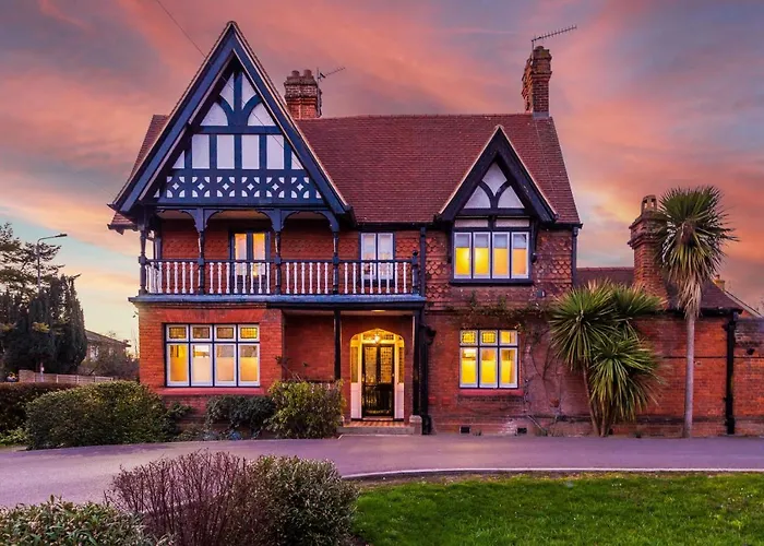 Stunning Home In Windsor By Casa By Grace, Idyllic Location, Perfect For Large Groups, Pet Friendly, Sleeps 7-9!