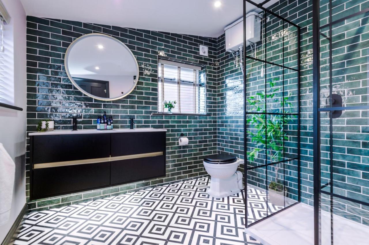 Exquisite In By Casa By Grace, Near Legoland, Perfect For Large Groups, Pet Friendly, Free Parking, Sleeps 7-9! Vakantiehuis *